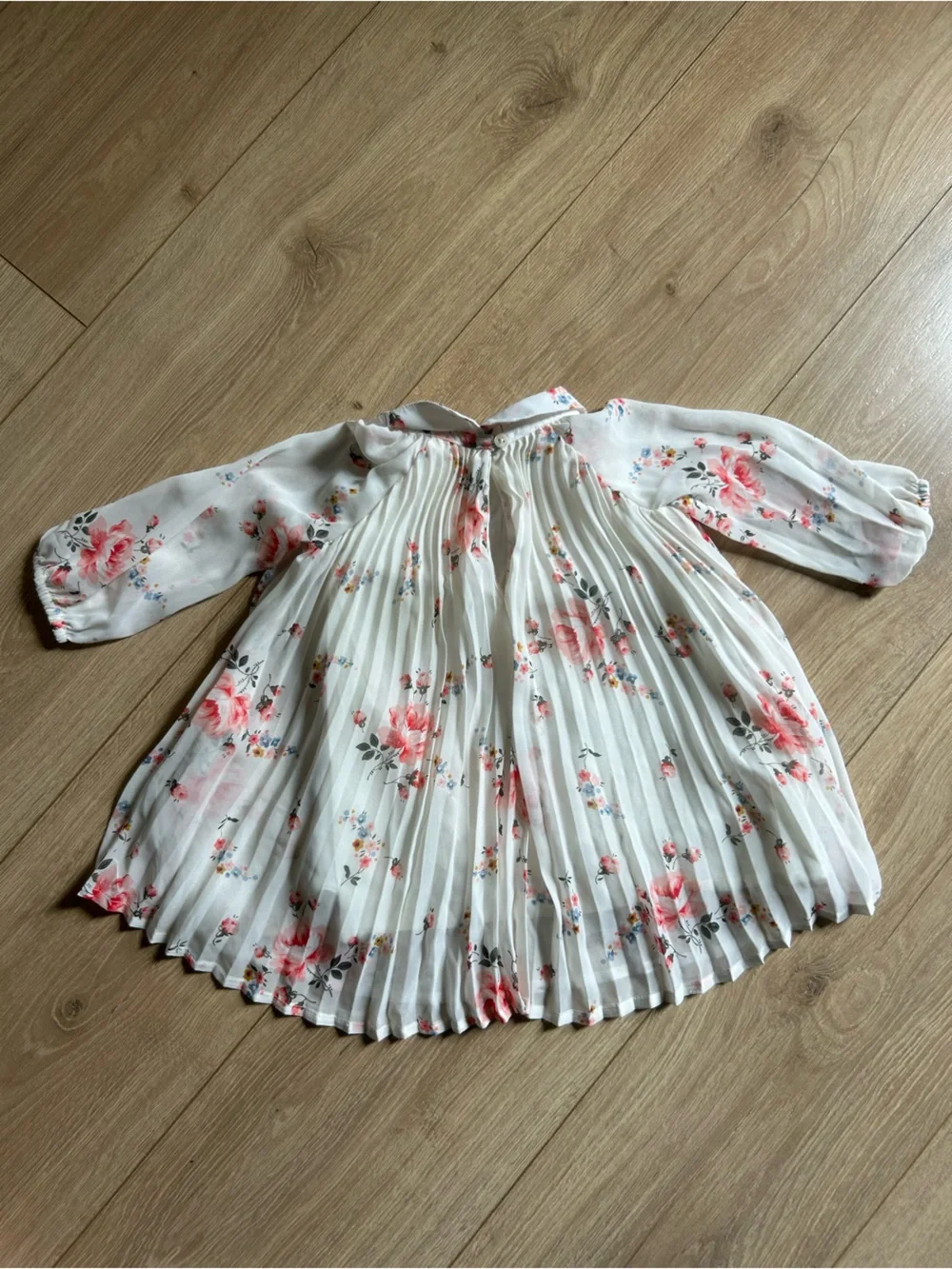 GAP White Floral Pleated Dress Top with Pink Flowers